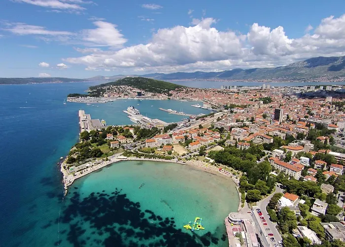 Apartment By The Sea - 7602 Split